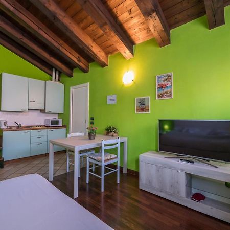 Gardappartamenti Carducci City Centre Desenzano del Garda Extérieur photo