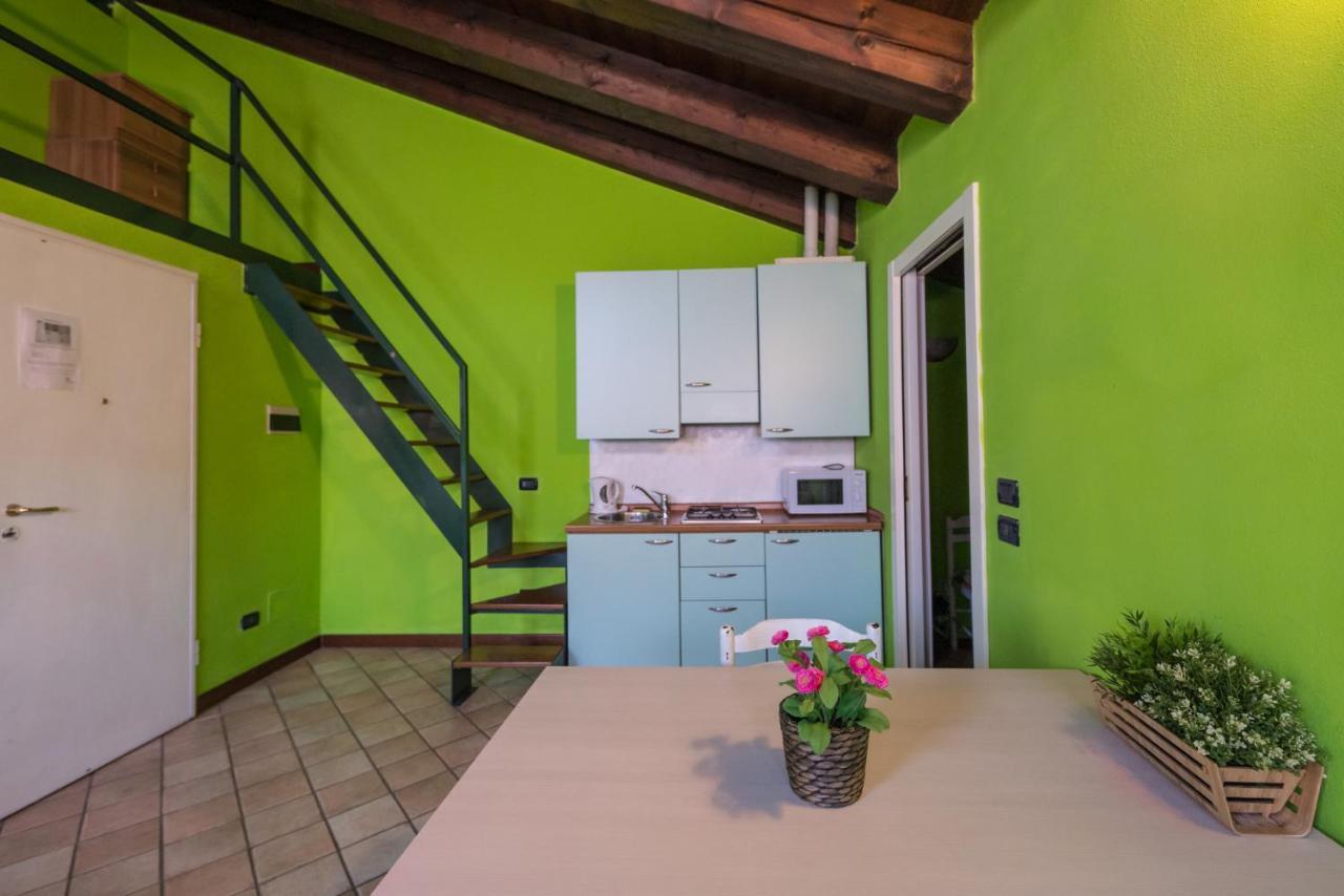 Gardappartamenti Carducci City Centre Desenzano del Garda Extérieur photo
